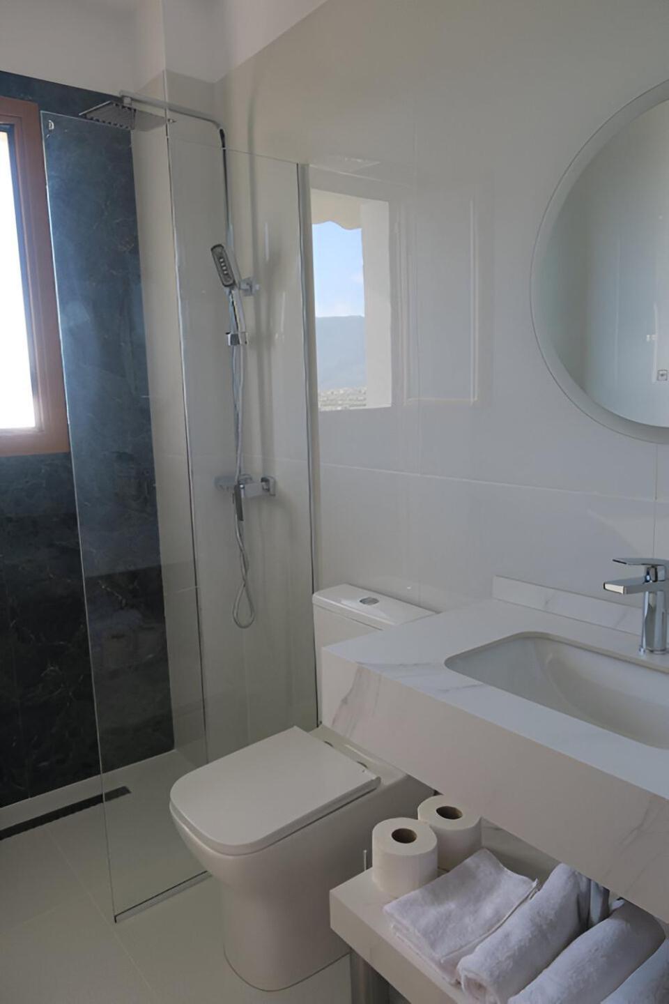 Doko Hotel Radhimë エクステリア 写真