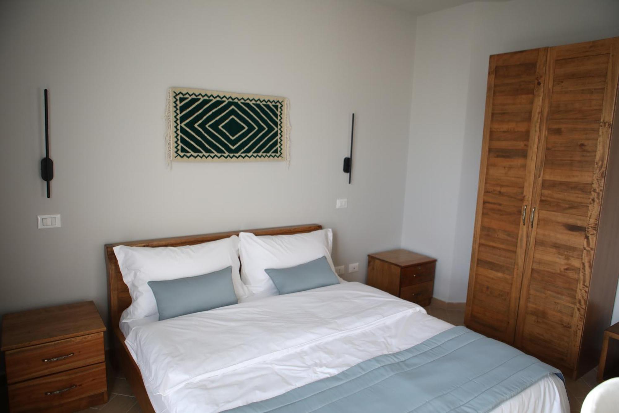 Doko Hotel Radhimë エクステリア 写真